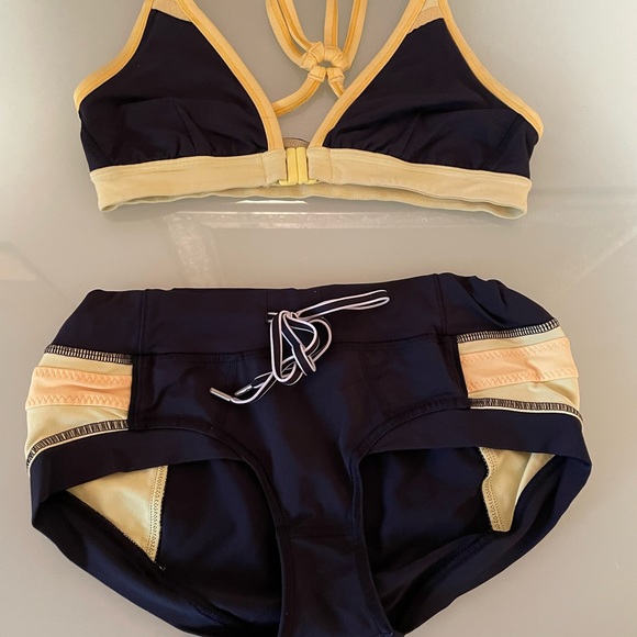 Lululemon Hot Yoga Outfit size 4 - Picture 2 of 5